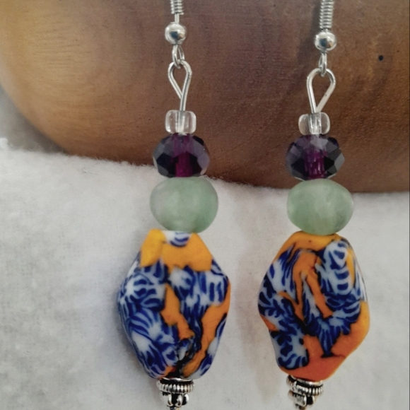 Sold ! Handmade recycled glass beaded drop earrings - Picture 6 of 6